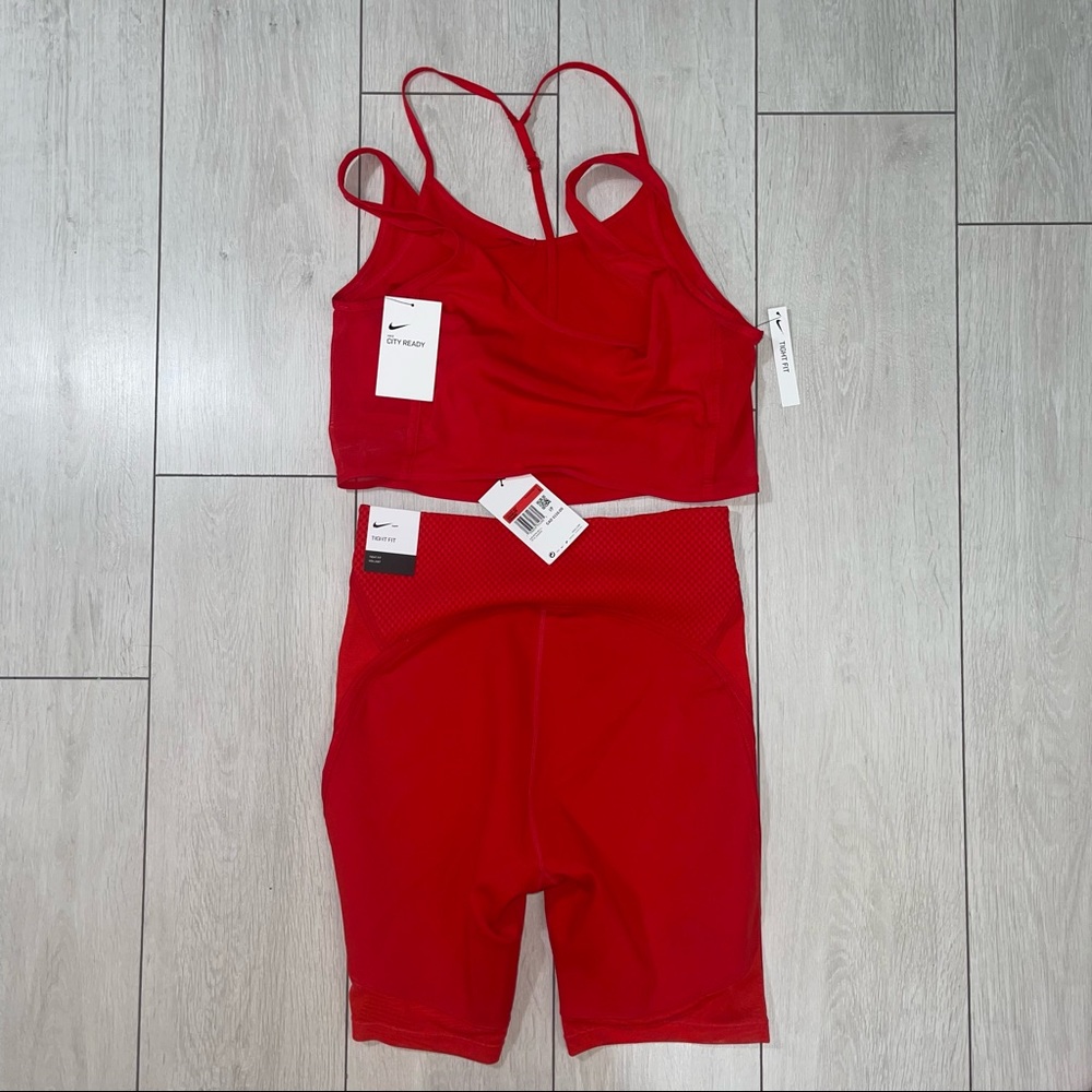 Nike Set - Picture 2 of 4